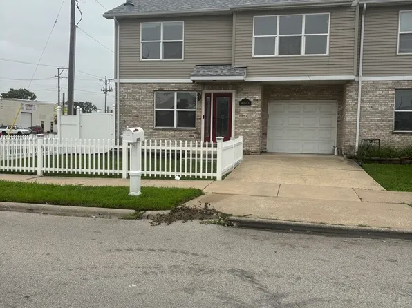 8001 Thomas St #8001, Justice, IL 60458