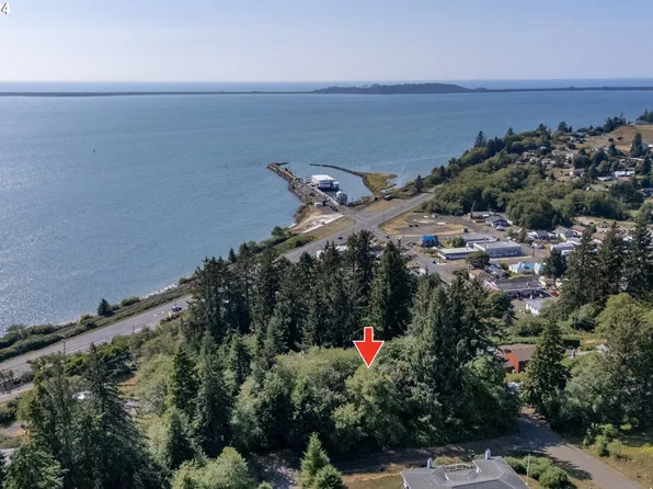 7th St, Bay City, OR 97107