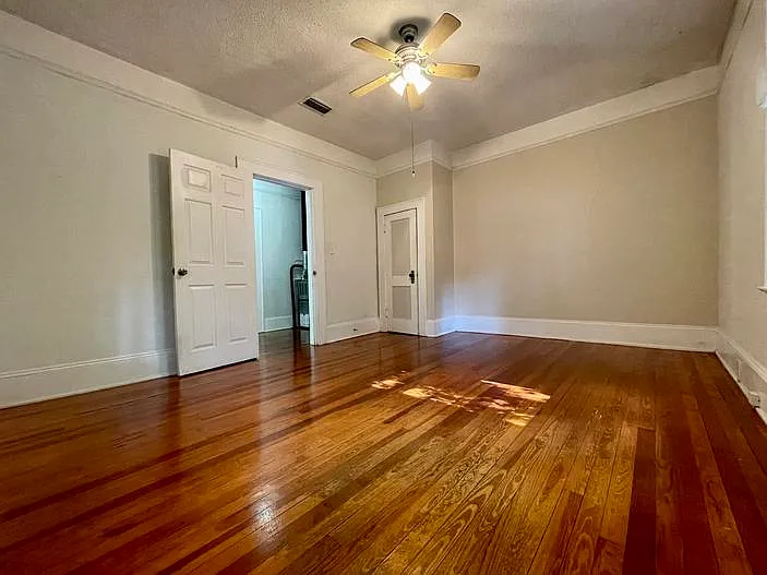 824 NE 3rd Ave #1 — Photo 5