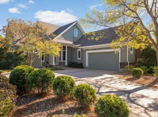 1540 Waterford Ct, Golden Valley, MN 55422