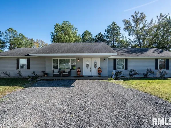 910 Fairlane Dr, Marion, IL 62959