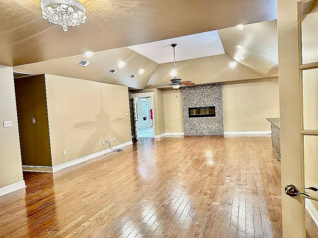 4514 Woodlyn Dr — Photo 4