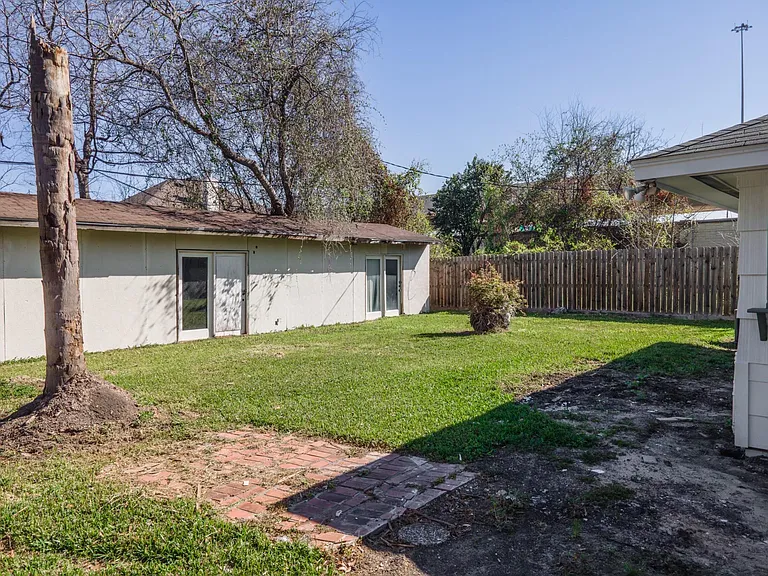 4710 Glenmont St — Photo 26