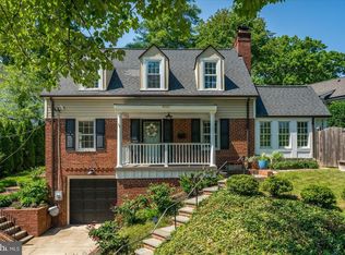 4005 25th St N, Arlington, VA 22207