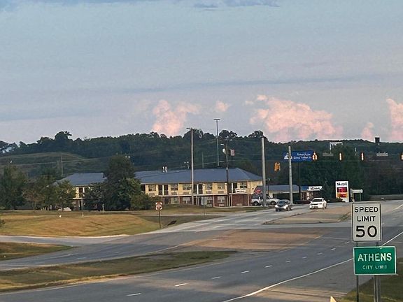 4th image of 563 Highway 30 W