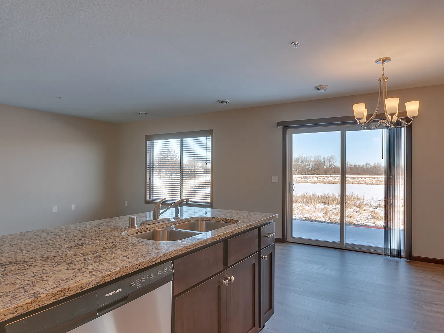 3 bed, 1700 sqft, $2,195 — Photo 4