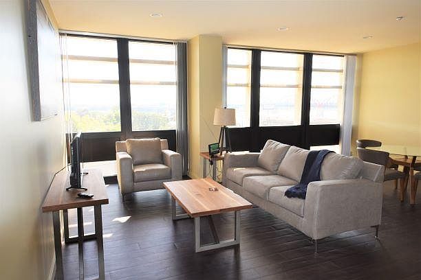 1st image of 400 S 4th St APT 1005