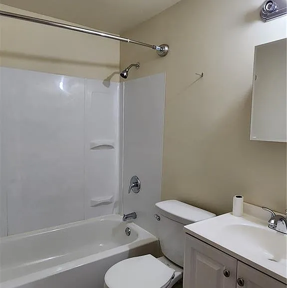 542 Fairfield Ave — Photo 8