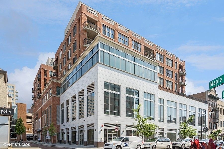1st image of 1124 Lake St Unit 609