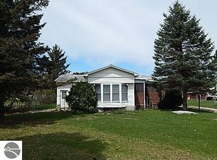 6296 W Fairlane Dr, Lake City, MI 49651