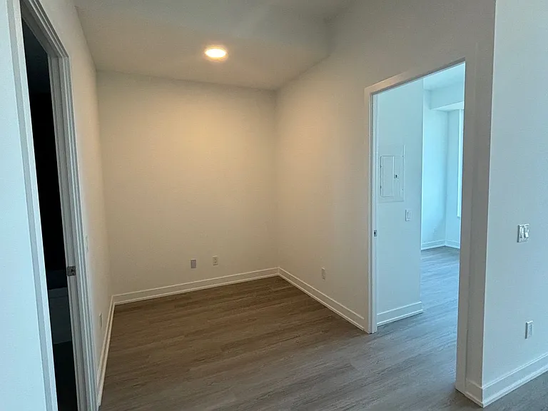8188 Yonge St #622 — Photo 2