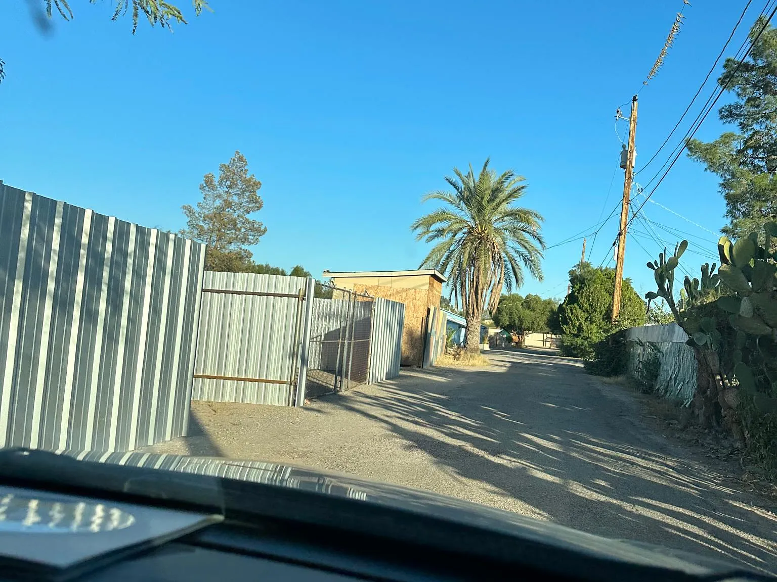 4462 N Pomona Ave — Photo 1