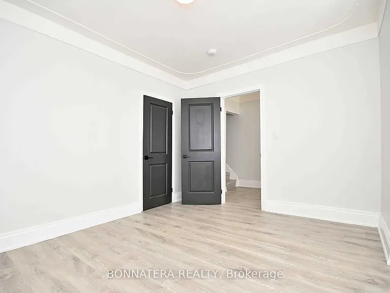 47 Emerald St N #UPPER — Photo 10
