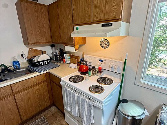 4th image of 123 Tyler Way APT A
