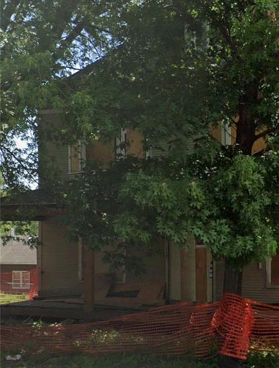 2nd image of 1322 Penn St