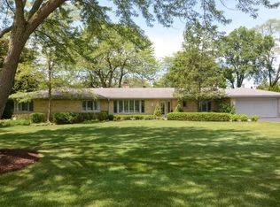 926 Lee Rd, Northbrook, IL 60062