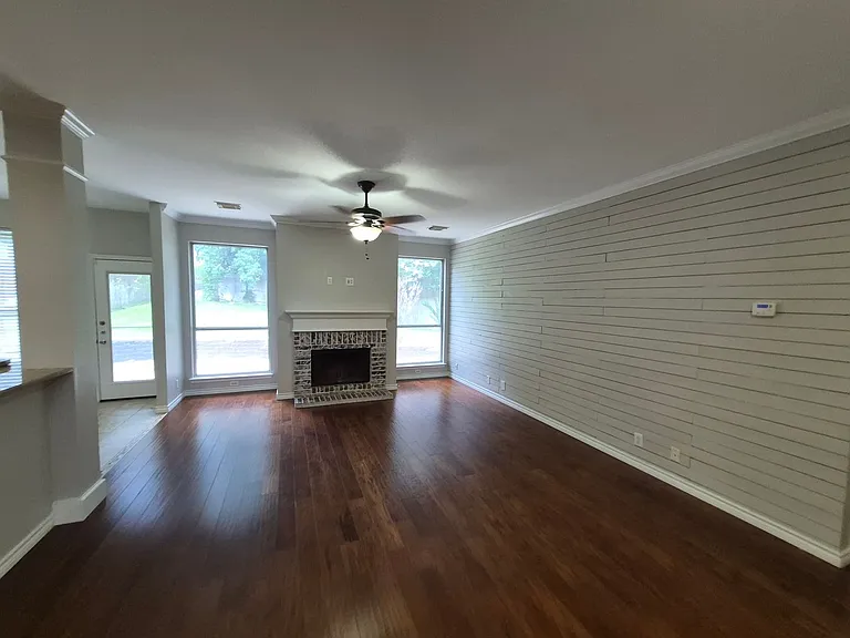 712 Moss Wood — Photo 13