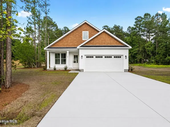 86 Whispering Pines Court, Hampstead, NC 28443