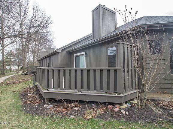 3rd image of 1 Abbey Rd