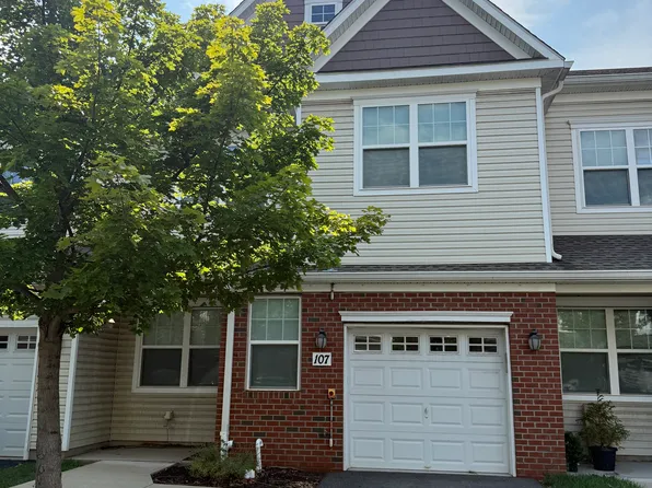 107 Savoth Ln, Colonia, NJ 07067