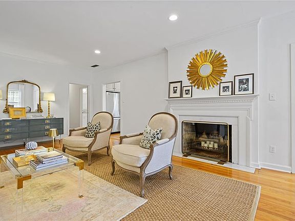 4th image of 13 Wimbledon Dr E