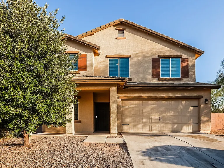 8237 W Kittiwake Ln — Photo 1