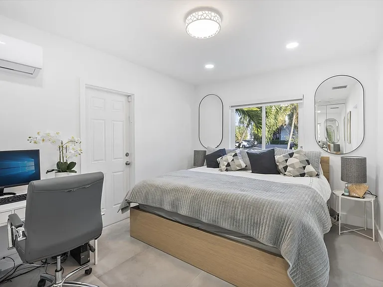 9232 Harding Ave — Photo 12