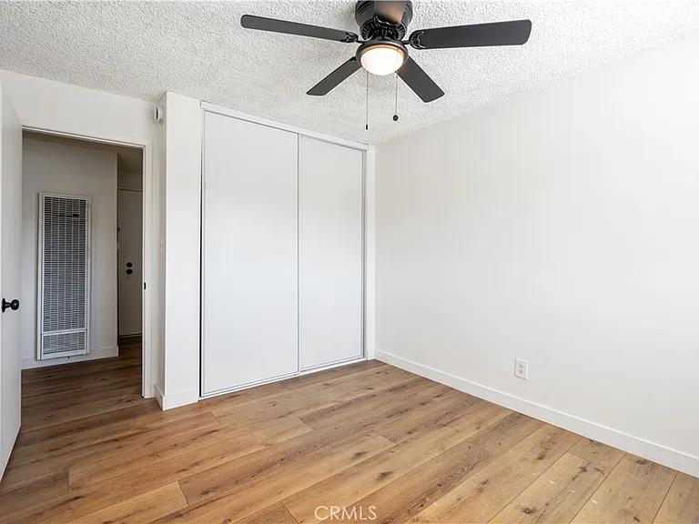 972 W 14th St #3 — Photo 7