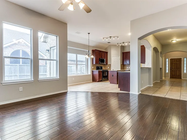 141 Arbordale Way — Photo 11