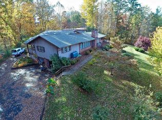 280 Warbler Ln, Whittier, NC 28789