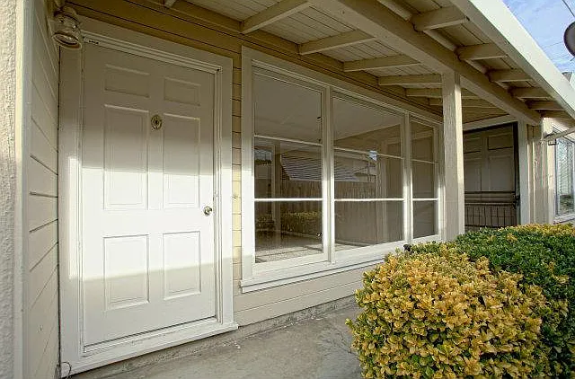 969 Rose Ave — Photo 9
