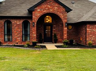 709 Hollingsworth Ln, Glenn Heights, TX 75154
