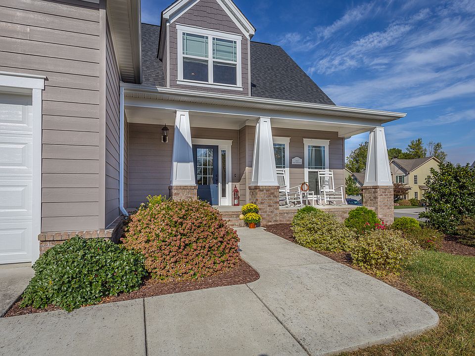 1st image of 7513 Hampstead Hall Dr