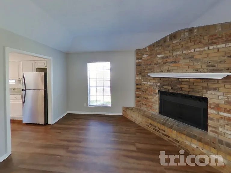 824 Hollow Creek Rd — Photo 4