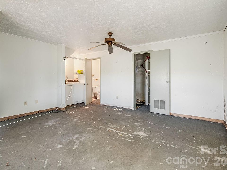 19th image of 770 Echo Hill Dr