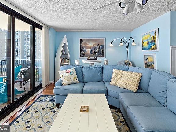 4th image of 301 N Edgewater House 301N