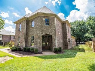 8939 Poplar Pike Rd, Germantown, TN 38138