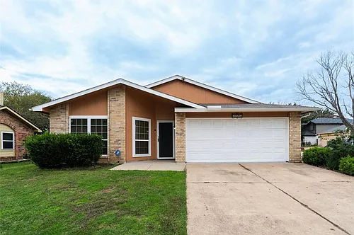 3207 Forest Creek Dr Photo 1