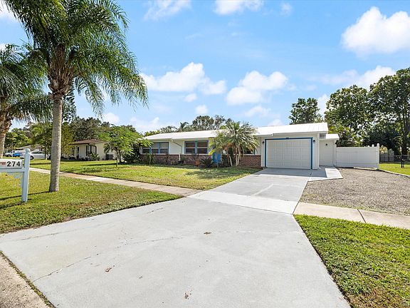 3rd image of 274 SW Lucero Drive
