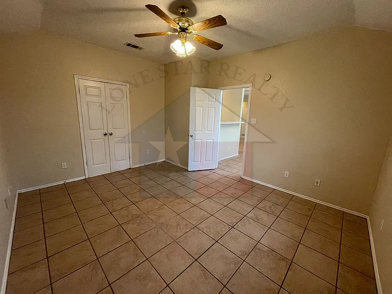 5006 Rockdale Dr — Photo 9