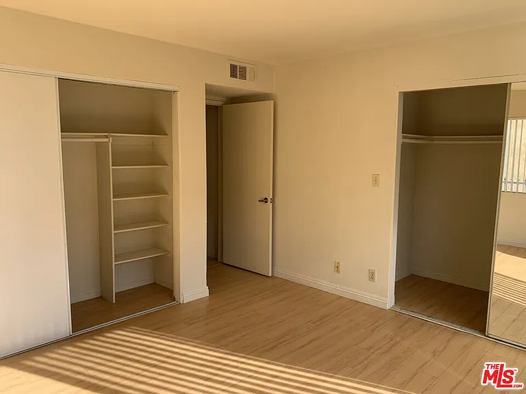 420 S Harvard Blvd #101 — Photo 15