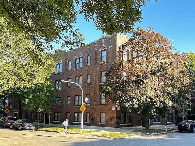 1253 W Henderson St #3 — Photo 1