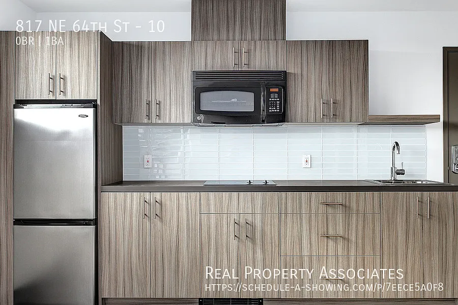 Studio in Seattle-University District + $250 signing bonus for qualified applicants!! — Photo 2