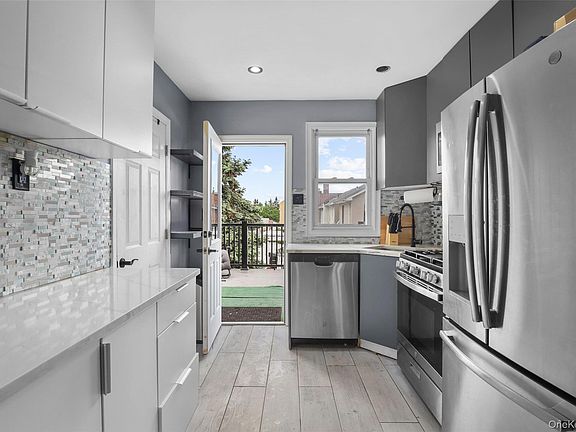 4th image of 3215 Randall Avenue