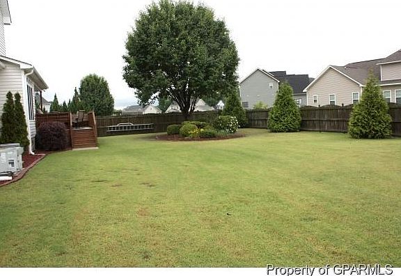 Beautifully Mainicured Yard