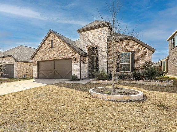 2nd image of 2814 Willow Ln