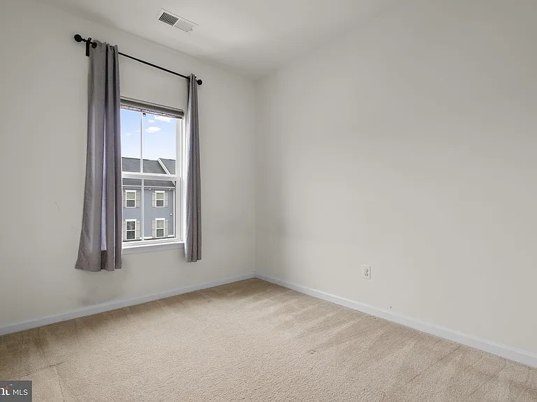 41690 McMonagle Sq — Photo 25