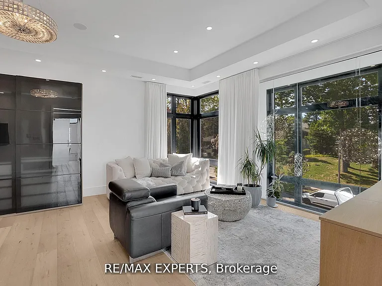 7 Woodvalley Dr — Photo 17