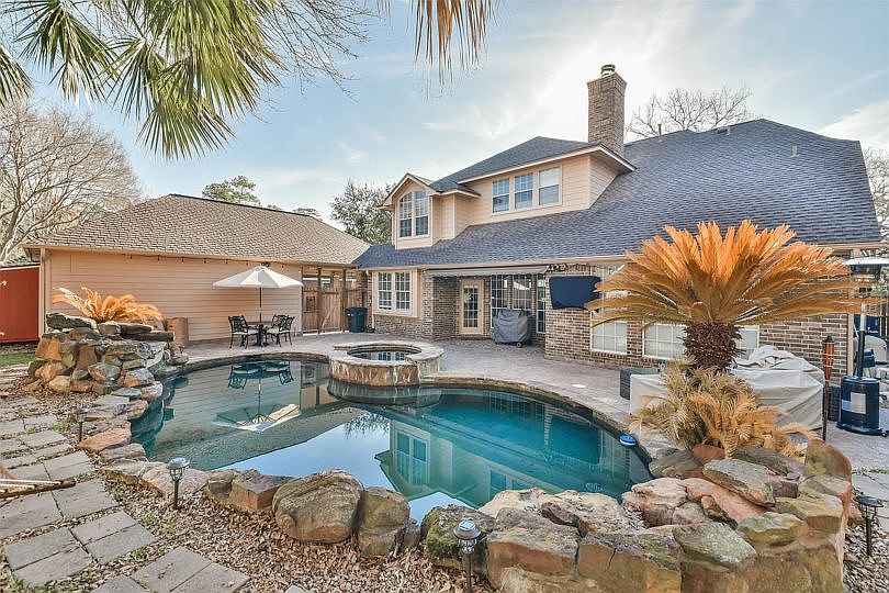 1st image of 7018 Centre Oaks Dr