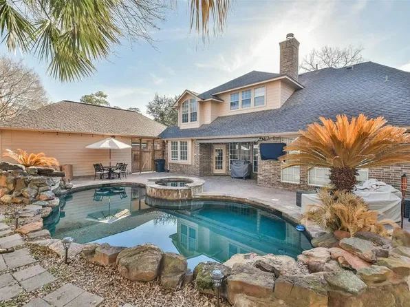 7018 Centre Oaks Dr, Houston, TX 77069